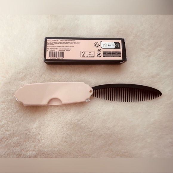 Gucci Beauty Folding Comb - NIB - Picture 2 of 2